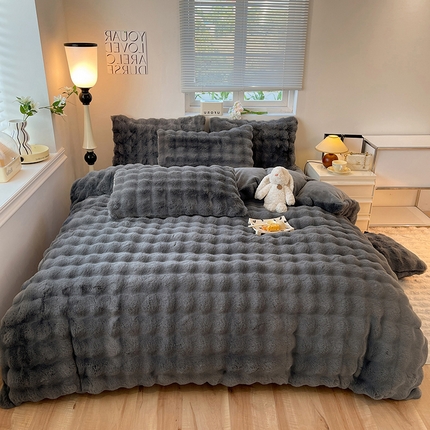 91家纺网 家纺一手货源 找家纺 （总）席之家 2024新款高克重托卡斯仿皮草大泡泡兔兔绒牛奶绒四件套