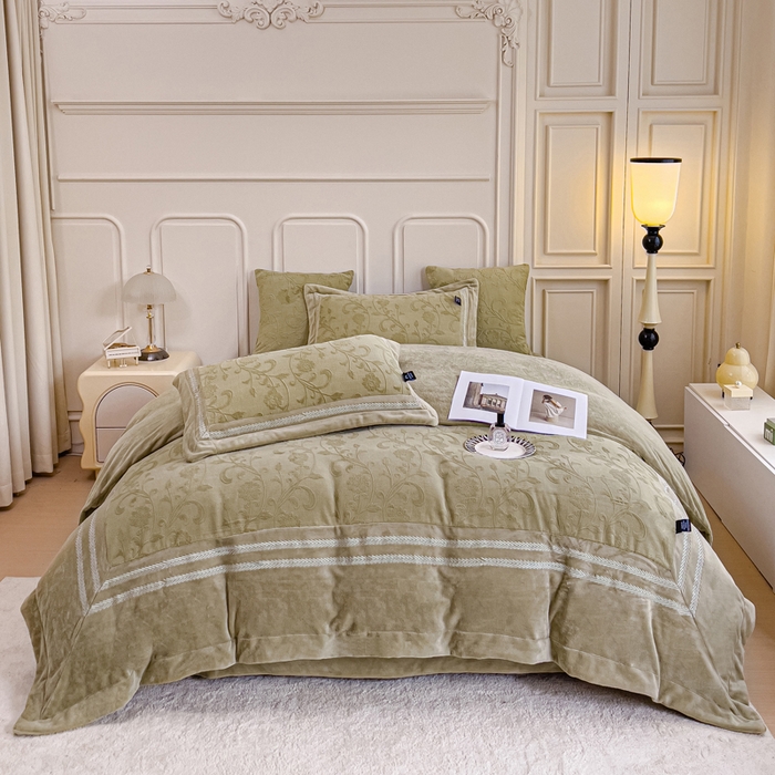 91家纺网 家纺一手货源 找家纺 品家居 2025新款5D雕花牛奶绒绣花大拼角四件套-岁月静好 秋黄