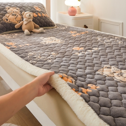 91家纺网 家纺一手货源 找家纺 （总）喜居 2023新款牛奶绒床垫夹棉床垫抗菌床垫学生宿舍床垫