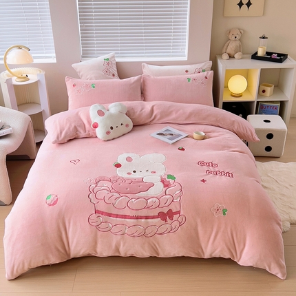 91家纺网 家纺一手货源 找家纺 （总）鱼宝 2023新款牛奶绒卡通绣花三件套四件套