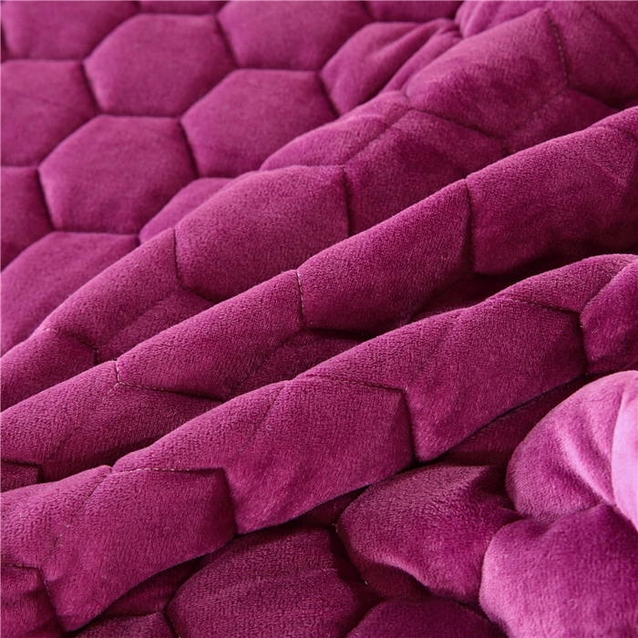 91家纺网 家纺一手货源 找家纺 胜权家纺 2023新款牛奶绒纯色夹棉单床裙单件保暖三件套席梦思床护垫 唯美-酱紫色