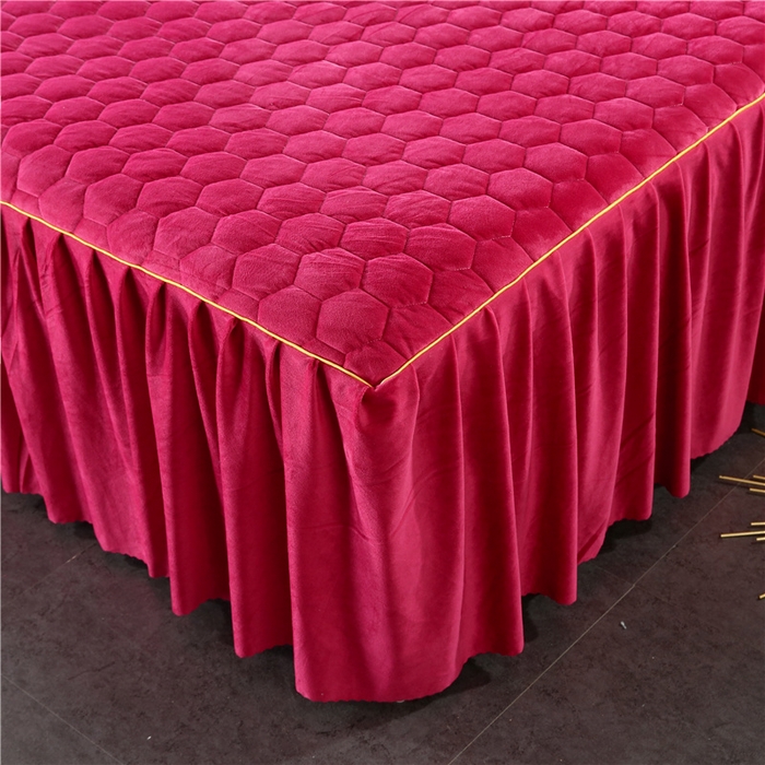 91家纺网 家纺一手货源 找家纺 胜权家纺 2023新款牛奶绒纯色夹棉单床裙单件保暖三件套席梦思床护垫 唯美-酒红色