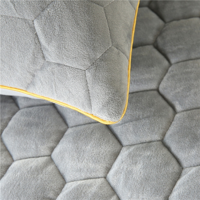 91家纺网 家纺一手货源 找家纺 （总）胜权 2024新款牛奶绒纯色夹棉单床裙单件保暖三件套席梦思床护垫