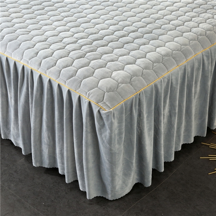 91家纺网 家纺一手货源 找家纺 （总）胜权 2024新款牛奶绒纯色夹棉单床裙单件保暖三件套席梦思床护垫