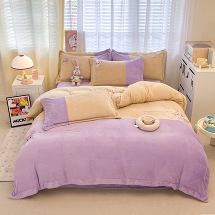 爱上家居 2023新款保暖加厚卡通刺绣牛奶绒四件套 兔眠-芋泥紫拼黄