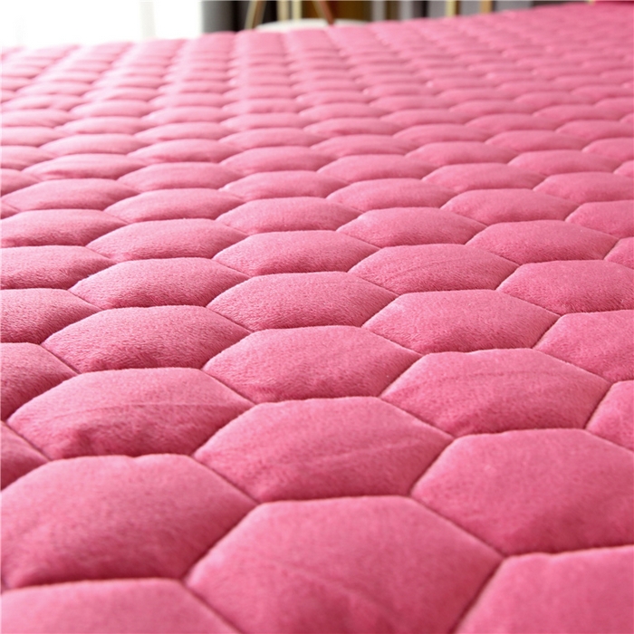 91家纺网 家纺一手货源 找家纺 胜权家纺 2023新款牛奶绒纯色夹棉单床裙单件保暖三件套席梦思床护垫 唯美-裸豆沙