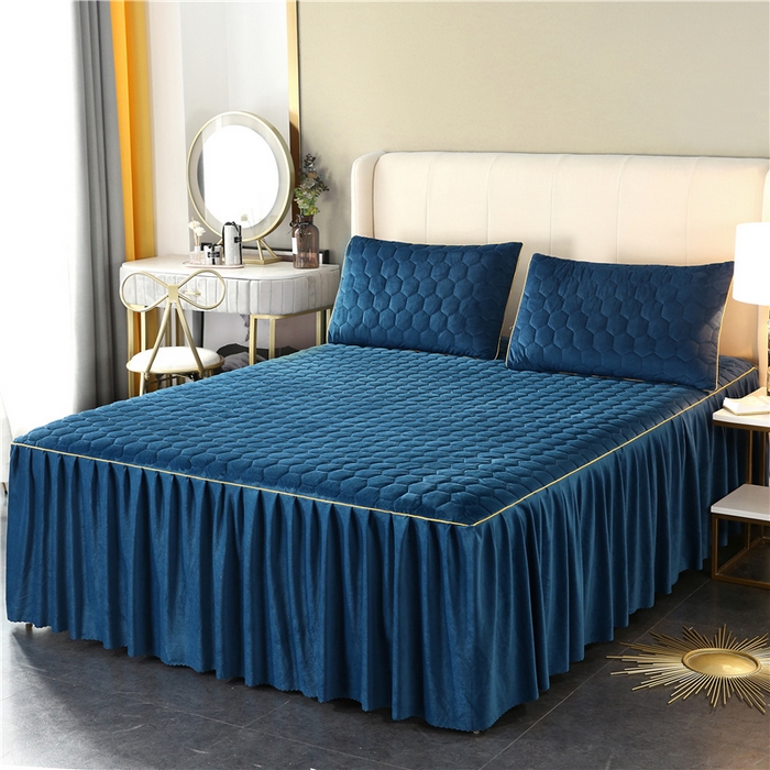 91家纺网 家纺一手货源 找家纺 胜权家纺 2023新款牛奶绒纯色夹棉单床裙单件保暖三件套席梦思床护垫 唯美-绅士蓝