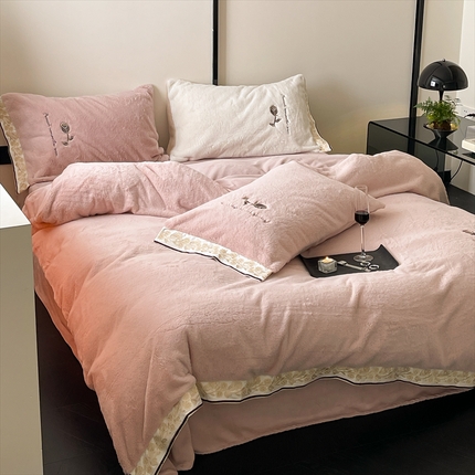 91家纺网 家纺一手货源 找家纺 （总）初拾 2023新款托斯卡纳皮草绒高端小法式系列-巴黎暖阳