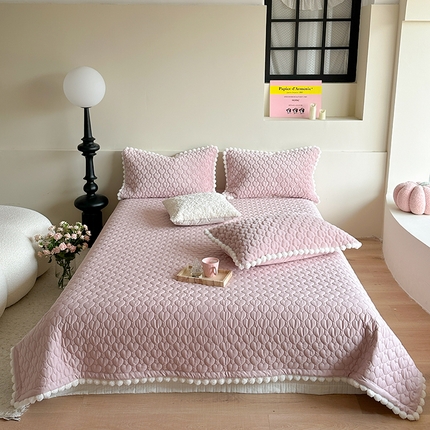 91家纺网 家纺一手货源 找家纺 漫调家纺 2023新款全棉濑兔毛兔兔绒床盖三件套 少女心-藕荷粉