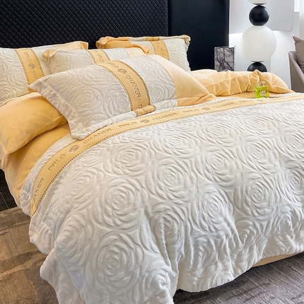 91家纺网 家纺一手货源 找家纺 首尔家纺 2023新款雕花绒四件套梦幻山茶系列 梦幻山茶-鹅黄