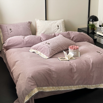 91家纺网 家纺一手货源 找家纺 （总）初拾 2023新款托斯卡纳皮草绒高端小法式系列-巴黎暖阳