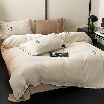 91家纺网 家纺一手货源 找家纺 初拾 2023新款托斯卡纳皮草绒高端小法式系列-巴黎暖阳 巴黎暖阳-暖白