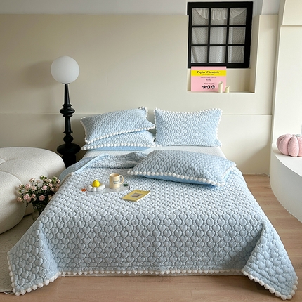 91家纺网 家纺一手货源 找家纺 漫调家纺 2023新款全棉濑兔毛兔兔绒床盖三件套 少女心-天空蓝
