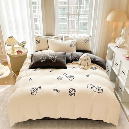 91家纺网 家纺一手货源 找家纺 眠屿家纺 2023新款牛奶绒毛巾绣四件套（温馨版） 兔遇星球