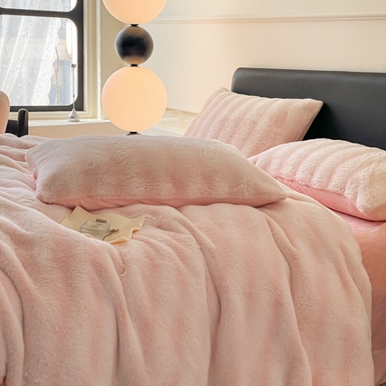 91家纺网 家纺一手货源 找家纺 慕晨 2023新款高克重兔兔绒大泡泡兔毛绒牛奶绒四件套直播布拉格-玉粉