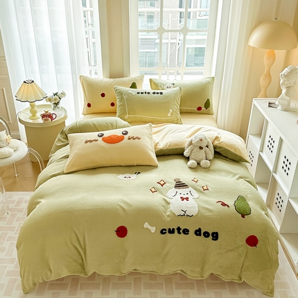 91家纺网 家纺一手货源 找家纺 眠屿家纺 2023新款牛奶绒毛巾绣四件套（温馨版） 牛顿小狗