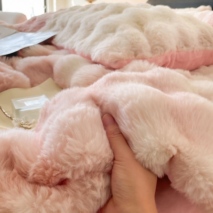 91家纺网 家纺一手货源 找家纺 慕晨 2023新款兔兔绒四件套暖冬系列 暖冬-粉