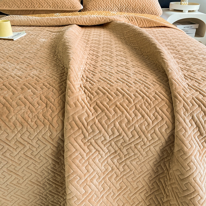 91家纺网 家纺一手货源 找家纺 恋绒家纺 2025新款高克重240克宝宝绒床盖一面绒一面棉床罩 卡其驼