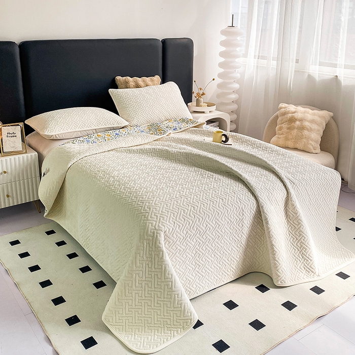 91家纺网 家纺一手货源 找家纺 恋绒家纺 2025新款高克重240克宝宝绒床盖一面绒一面棉床罩 奶油白