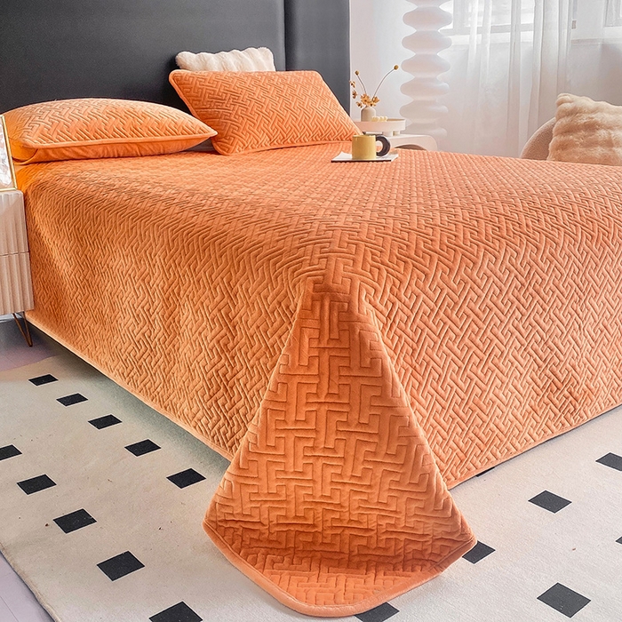 91家纺网 家纺一手货源 找家纺 恋绒家纺 2025新款高克重240克宝宝绒床盖一面绒一面棉床罩 慵懒橘