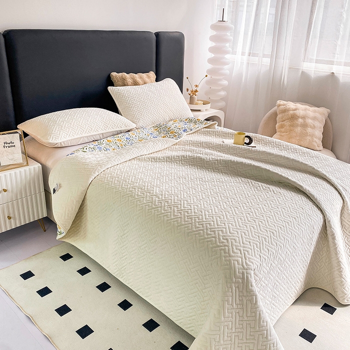 91家纺网 家纺一手货源 找家纺 恋绒家纺 2025新款高克重240克宝宝绒床盖一面绒一面棉床罩 奶油白