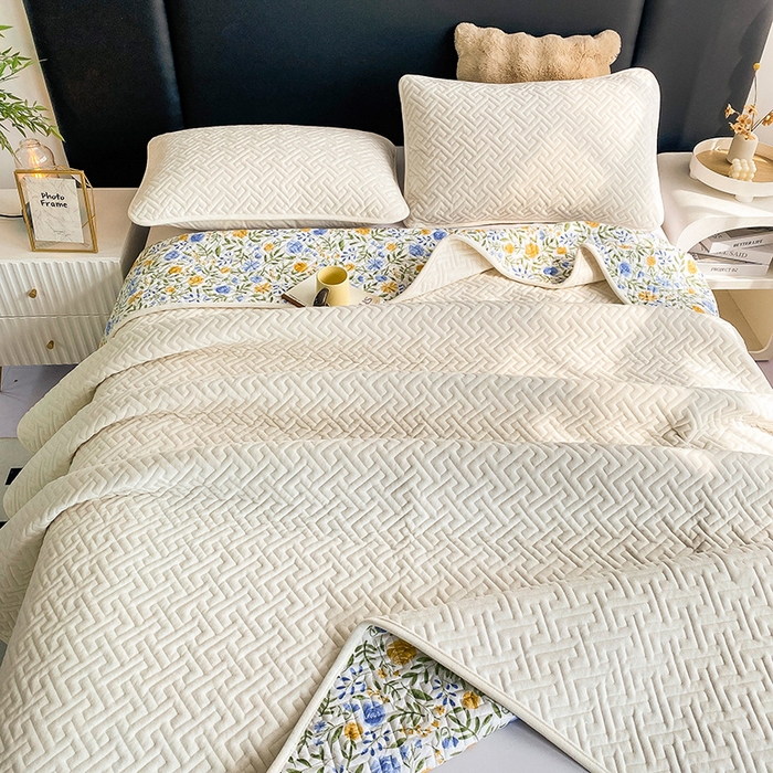 91家纺网 家纺一手货源 找家纺 恋绒家纺 2025新款高克重240克宝宝绒床盖一面绒一面棉床罩 奶油白