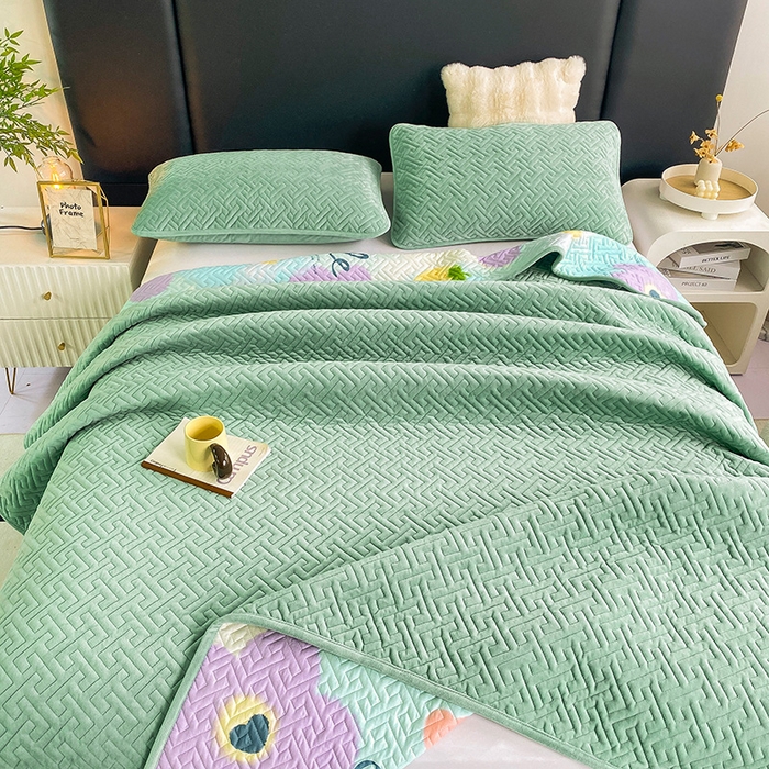 91家纺网 家纺一手货源 找家纺 恋绒家纺 2025新款高克重240克宝宝绒床盖一面绒一面棉床罩 薄荷绿