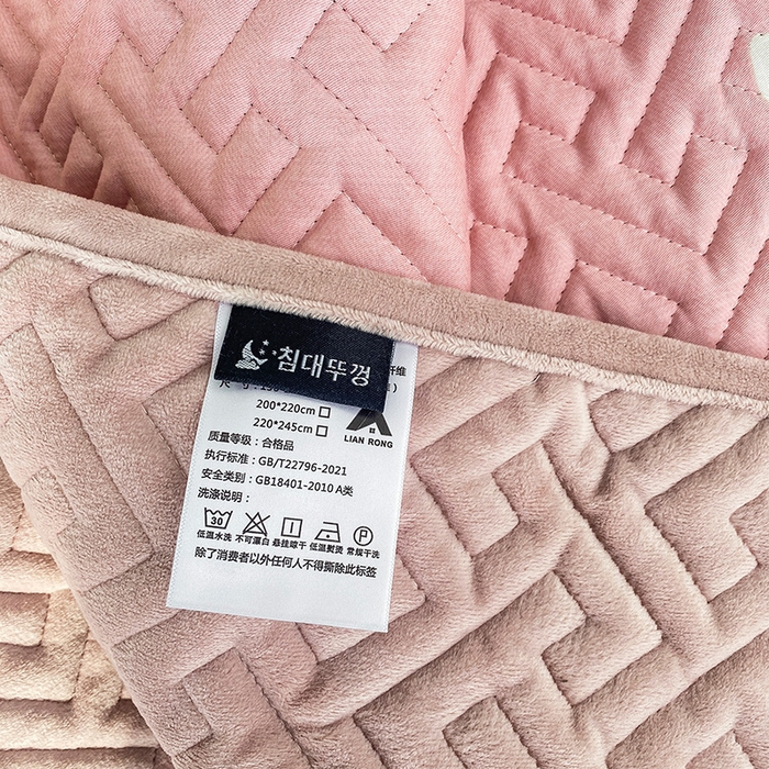 91家纺网 家纺一手货源 找家纺 恋绒家纺 2025新款高克重240克宝宝绒床盖一面绒一面棉床罩 蔷薇粉