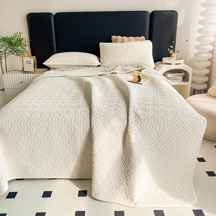 91家纺网 家纺一手货源 找家纺 （总）恋绒家纺 2025新款高克重240克宝宝绒床盖一面绒一面棉床罩