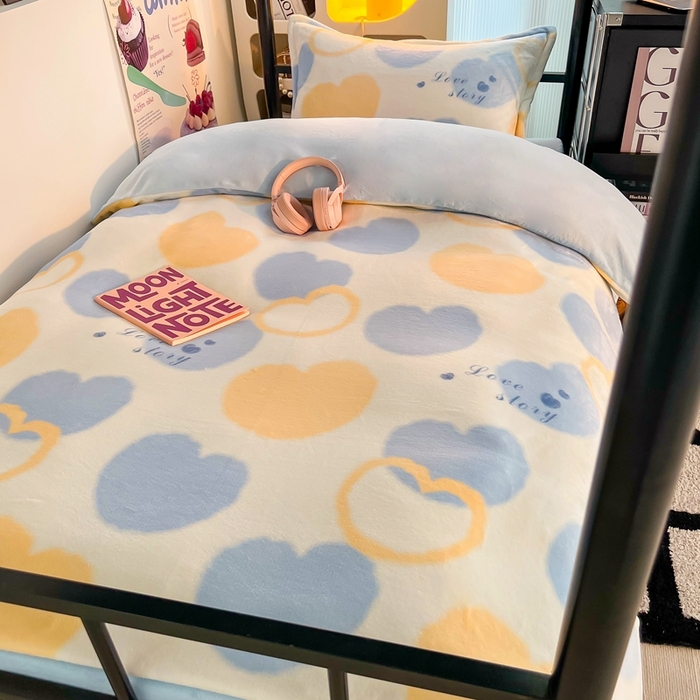 91家纺网 家纺一手货源 找家纺 川悦生活 2023新款高克重宿舍牛奶绒三件套四件套 浪漫国度蓝