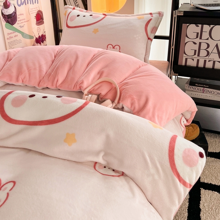 91家纺网 家纺一手货源 找家纺 （总）川悦生活 2023新款高克重宿舍牛奶绒三件套四件套