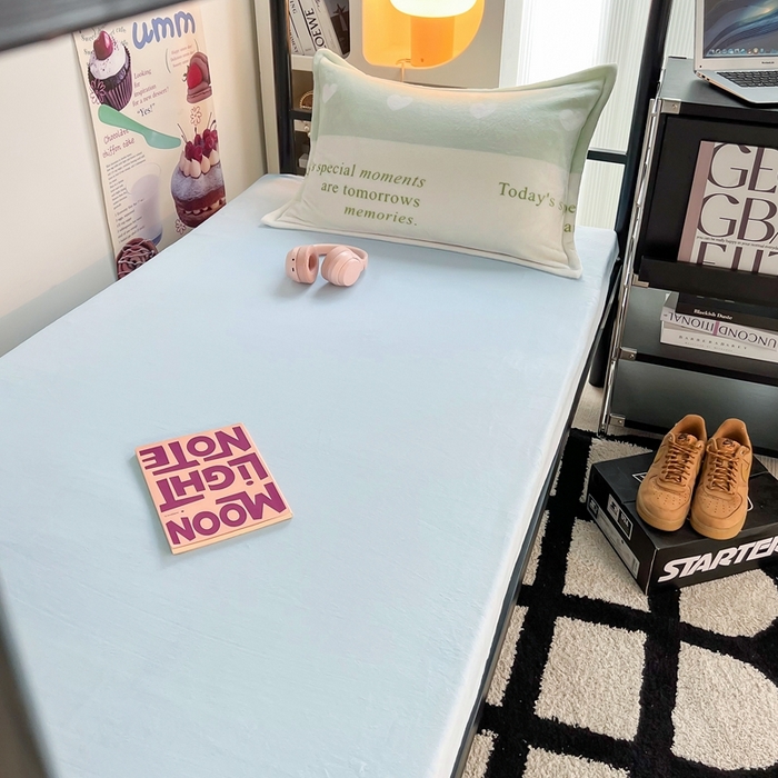 91家纺网 家纺一手货源 找家纺 川悦生活 2023新款高克重宿舍牛奶绒三件套四件套 美好生活