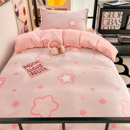 91家纺网 家纺一手货源 找家纺 （总）川悦生活 2023新款高克重宿舍牛奶绒三件套四件套