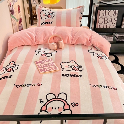 川悦生活 2023新款高克重宿舍牛奶绒三件套四件套 快乐哼哼