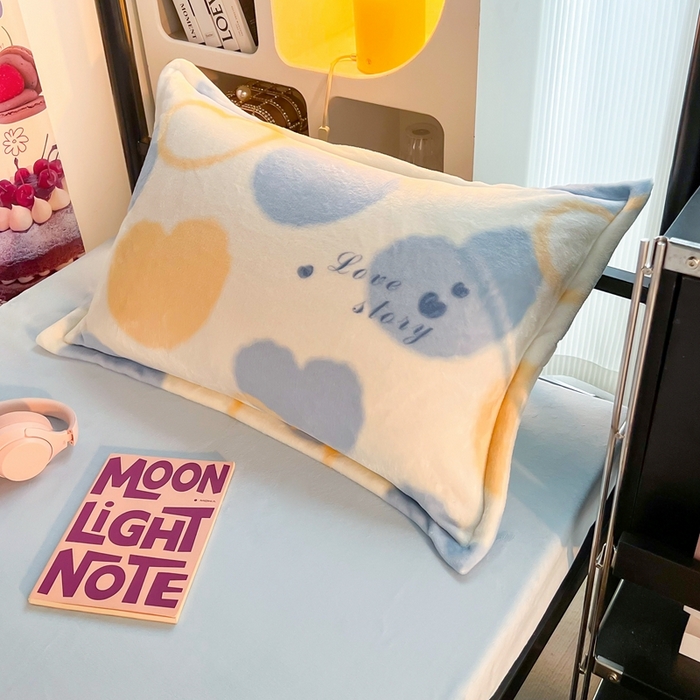 91家纺网 家纺一手货源 找家纺 川悦生活 2023新款高克重宿舍牛奶绒三件套四件套 浪漫国度蓝