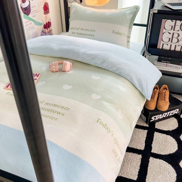 91家纺网 家纺一手货源 找家纺 川悦生活 2023新款高克重宿舍牛奶绒三件套四件套 美好生活