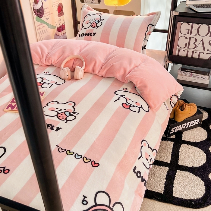 91家纺网 家纺一手货源 找家纺 川悦生活 2023新款高克重宿舍牛奶绒三件套四件套 快乐哼哼