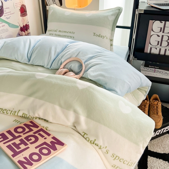 91家纺网 家纺一手货源 找家纺 川悦生活 2023新款高克重宿舍牛奶绒三件套四件套 美好生活