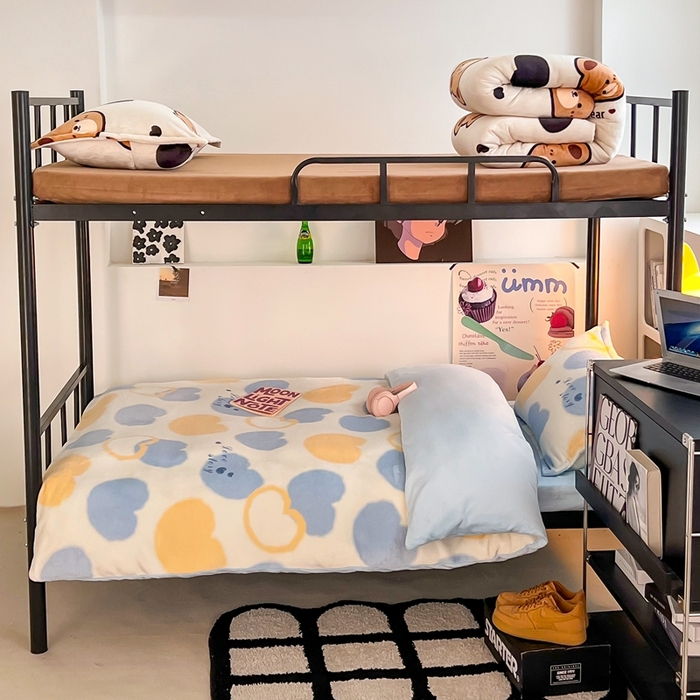 91家纺网 家纺一手货源 找家纺 川悦生活 2023新款高克重宿舍牛奶绒三件套四件套 浪漫国度蓝