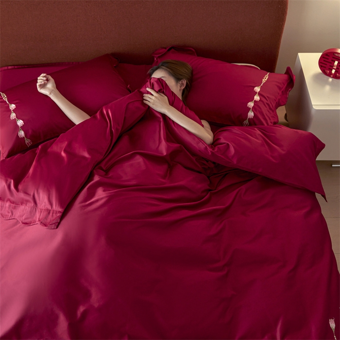 91家纺网 家纺一手货源 找家纺 （总）云胡 2023新款长绒棉贡缎婚庆四件套-郁金香-千禧红