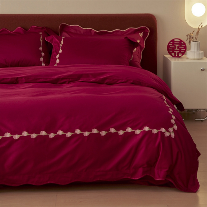 91家纺网 家纺一手货源 找家纺 （总）云胡 2023新款长绒棉贡缎婚庆四件套-郁金香-千禧红