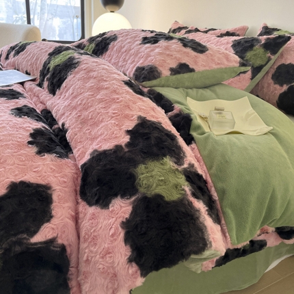 91家纺网 家纺一手货源 找家纺 （总）金奇达 2025秋冬保暖加厚绒类兔兔绒四件套-【玫瑰印象】系列