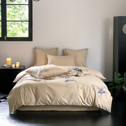 91家纺网 家纺一手货源 找家纺 （总）江涞 2023新款40S进口刺绣磨毛四件套--梦蝶