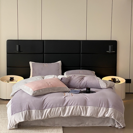 91家纺网 家纺一手货源 找家纺 橘滋 2024新款260克进口牛奶绒定制面料加厚加密四件套-H系列 H灰紫