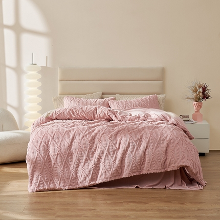 91家纺网 家纺一手货源 找家纺 简纯主义 2025新款350g獭兔绒牛奶绒四件套-苏酥系列 莓莓粉