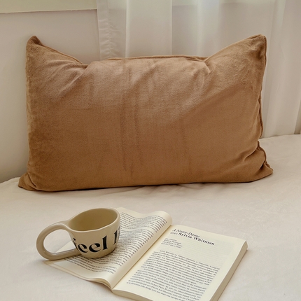 91家纺网 家纺一手货源 找家纺 桃喜 2024新款牛奶绒纯色混搭系列单枕套 奶茶咖