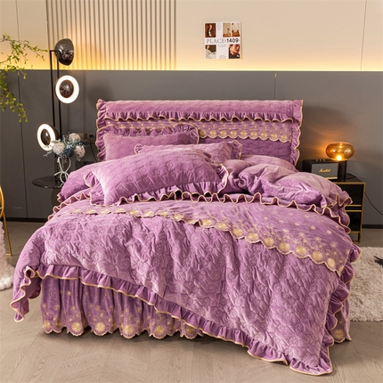 91家纺网 家纺一手货源 找家纺 情恒家纺 2025新款A类婴儿绒全夹棉床裙款四件套（烟花绽放） 藕荷紫