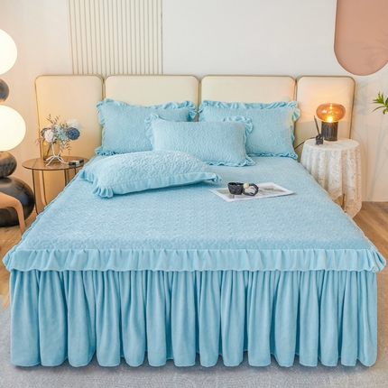 91家纺网 家纺一手货源 找家纺 （总）恋尚 2023新款夹棉牛奶绒床笠款单床裙-米苏