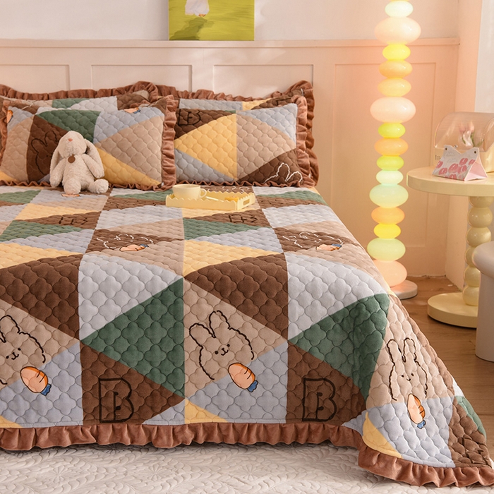 91家纺网 家纺一手货源 找家纺 美达家纺 2025新款牛奶绒床盖 萝卜兔