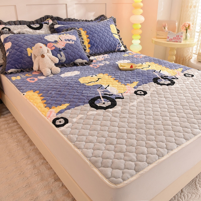 91家纺网 家纺一手货源 找家纺 美达2025新款牛奶绒直边款牛奶绒床垫床褥床盖三件套 恐龙乐园